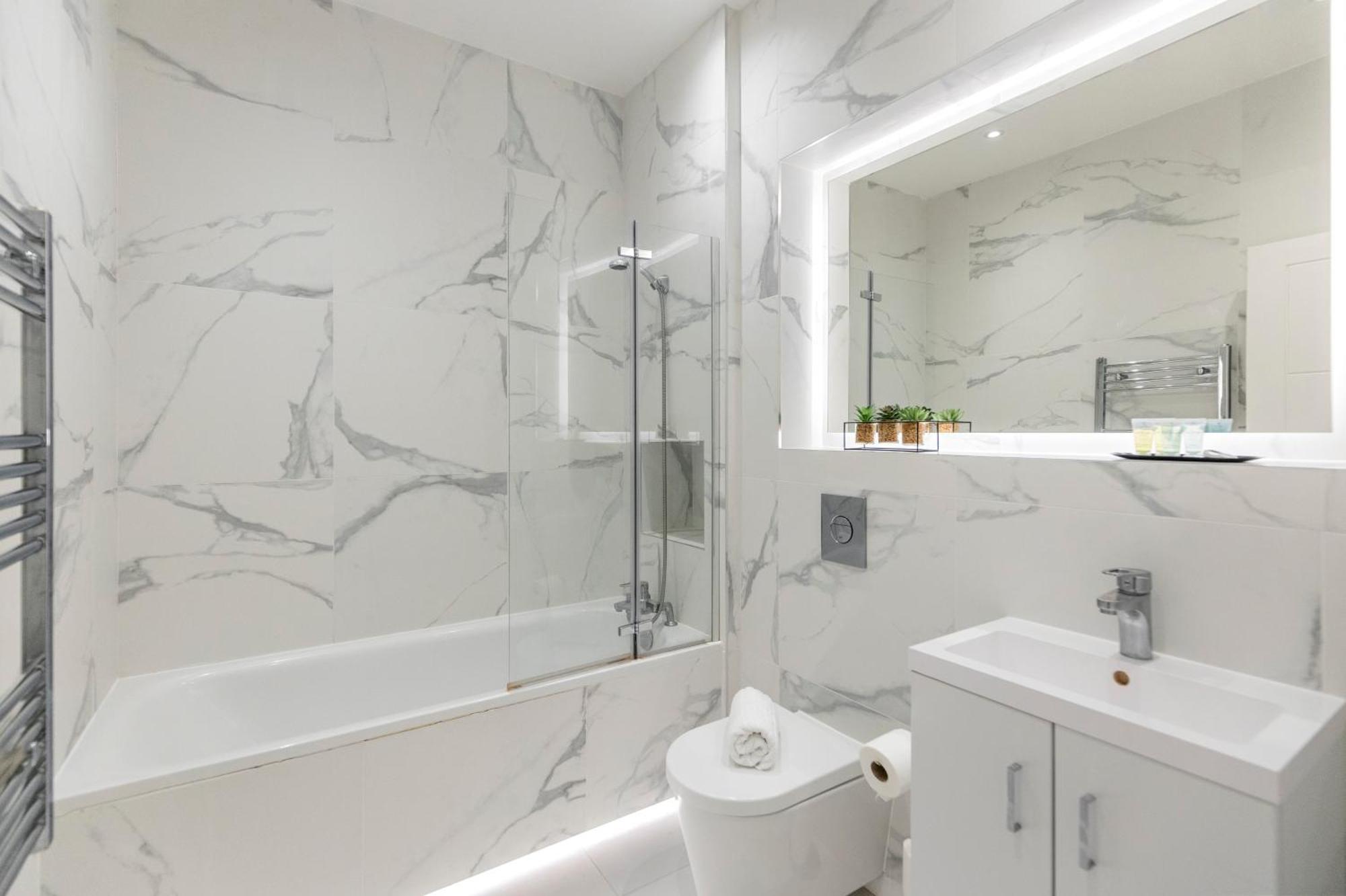 Spacious Luxury Apartment King Bed - Central Location ロンドン エクステリア 写真